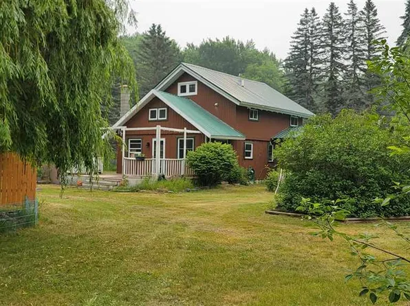 1061 Maxwell Rd, Petoskey, MI 49770