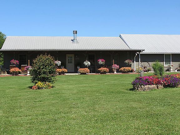 3rd image of 173 Paw Paws Ln