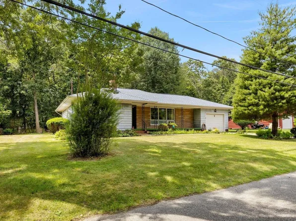 47 Fanning Boulevard, Riverhead, NY 11901