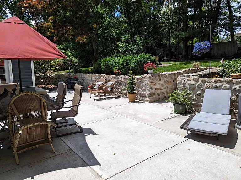 530 Shirley Ave — Photo 36