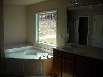 3rd image of 130 Manor Ln
