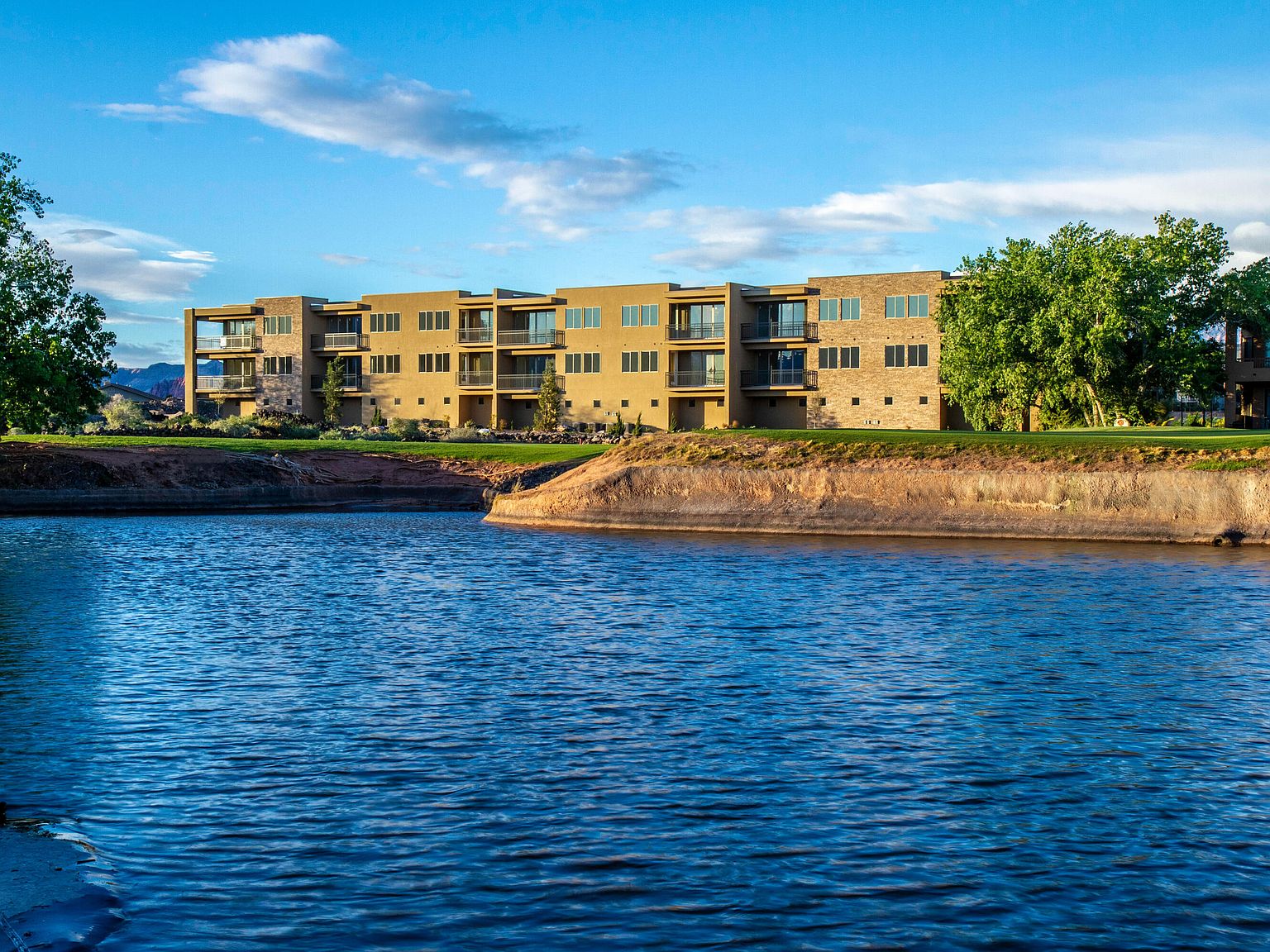 271 N Country Ln #B23