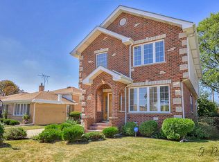 8824 Oriole Ave, Morton Grove, IL 60053