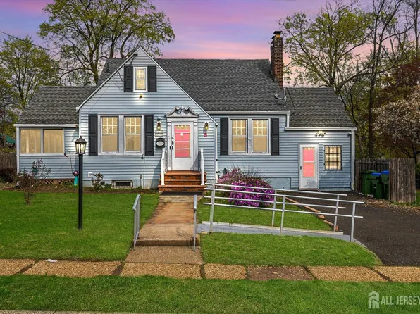 8 Lahiere Ave, Edison, NJ 08817