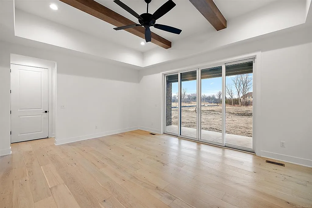 2 bed, 1850 sqft, $4,300 — Photo 3