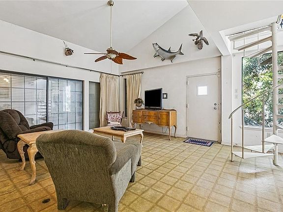 4th image of 2034 Jean Lafitte Blvd