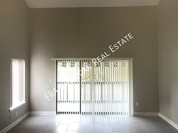 4th image of 202 Westlake Ct