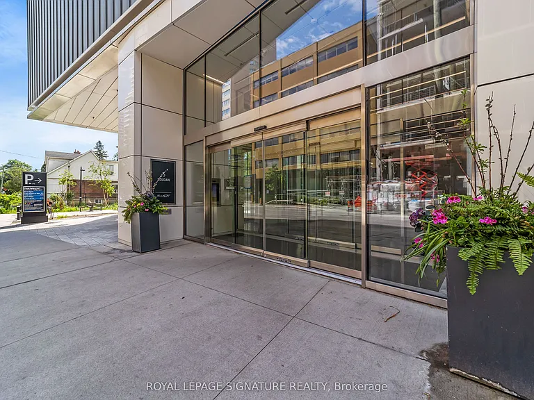5 Soudan Ave #1629 — Photo 4