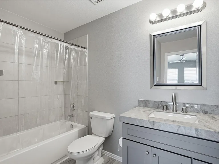 709 N Bayshore Dr — Photo 17