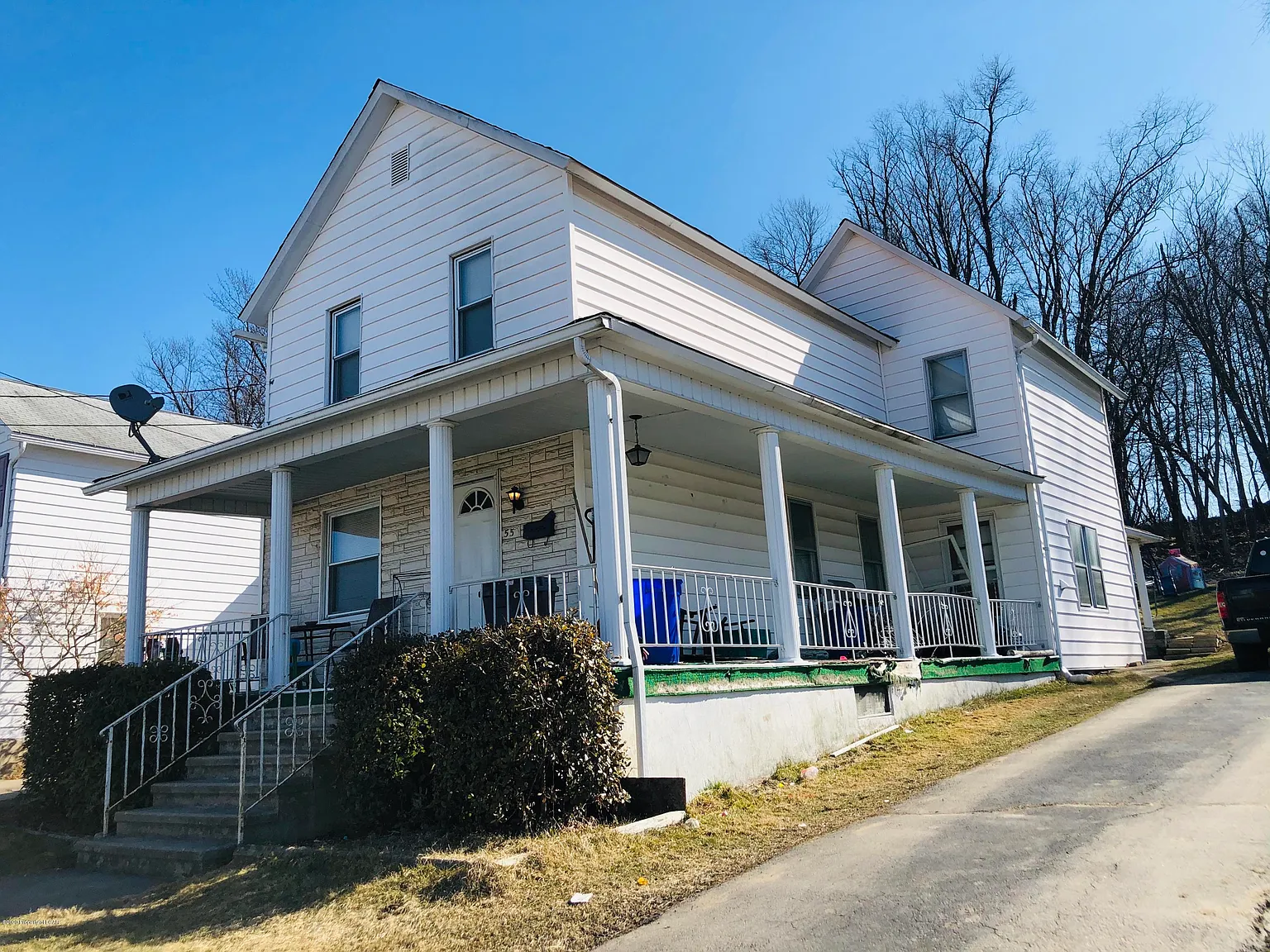 55 Thistle St photo 1