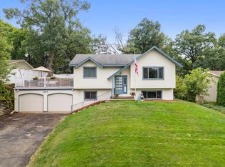 1264 Hathaway Ln NE, Fridley, MN 55432
