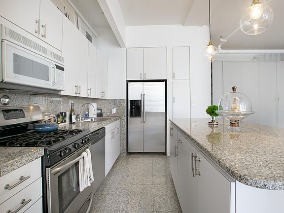 4th image of 117 W 17th St APT 5A