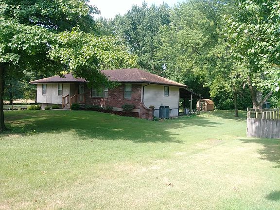 3rd image of 947 N Hurley St