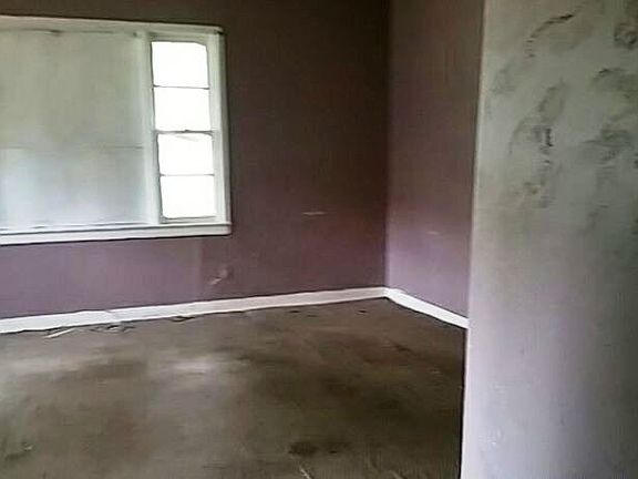 4th image of 1735 Fairway St