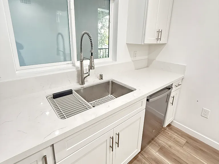 10934 Peach Grove St #201 — Photo 35