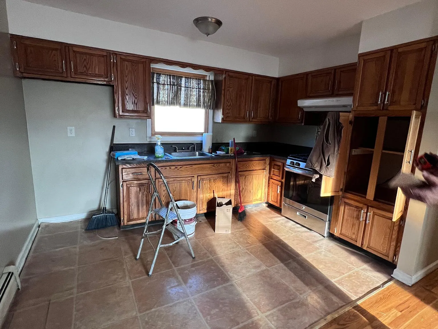 3 bed, $2,900 — Photo 2