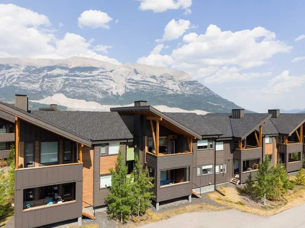 209 Stewart Creek Rise #202G, Canmore, AB T1W 0N9