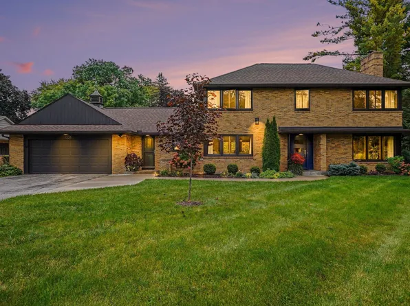 1225 W Saint Andrews Rd, Midland, MI 48640
