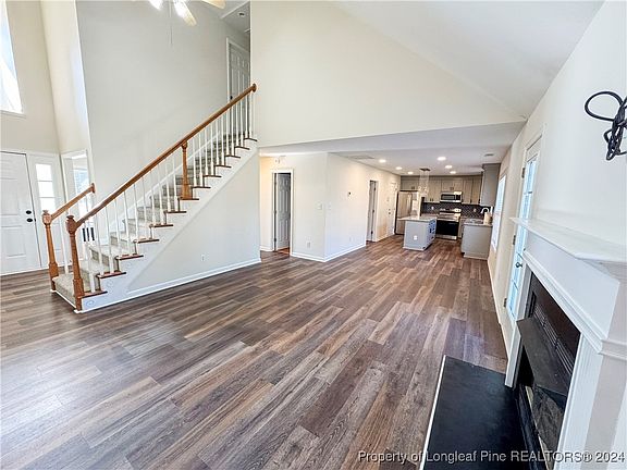 3rd image of 107 Cody Ct