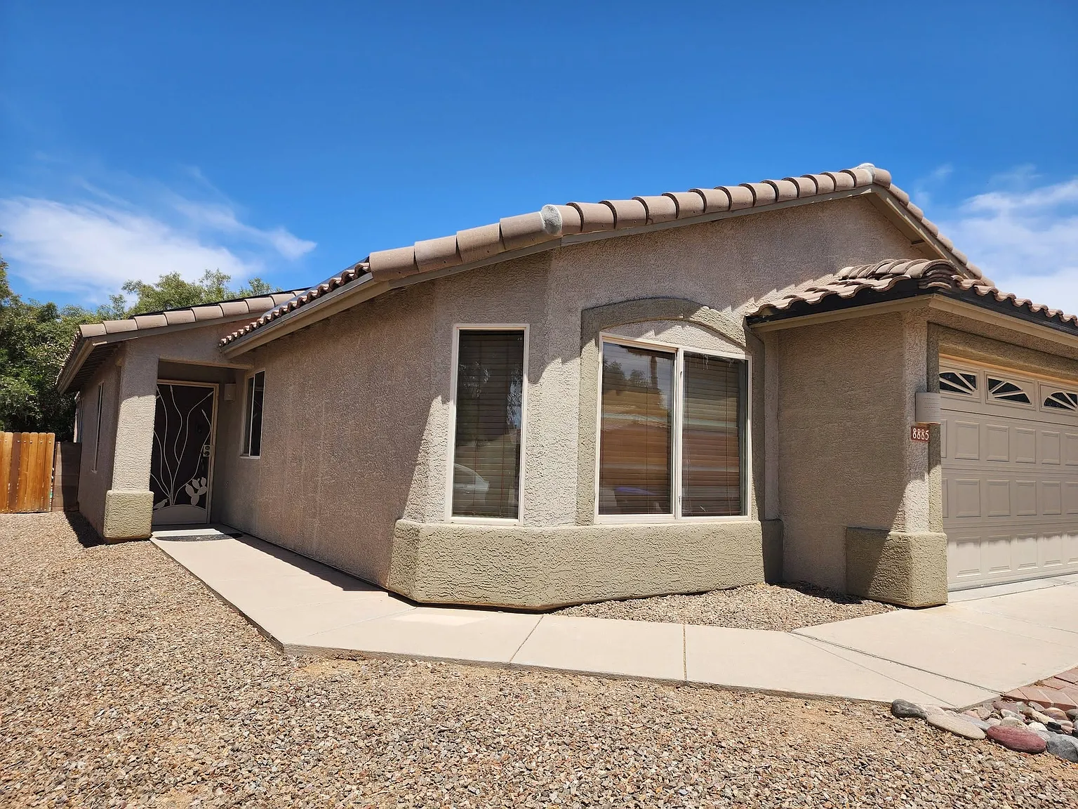 3 bed, 1332 sqft, $2,100 — Photo 2
