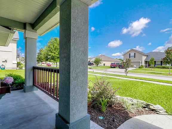 3rd image of 2597 Royal Pointe Dr