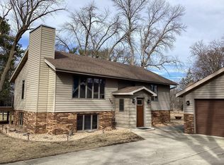 160 4th Pl SE, Glenville, MN 56036