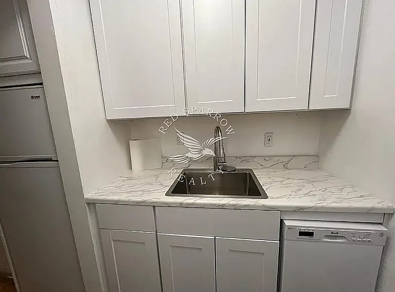 200 W 20th St #601 — Photo 7