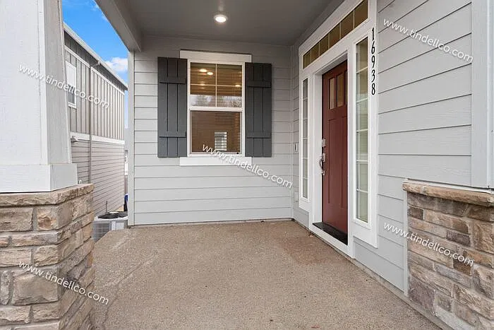 4 bed, 2.5 bath, 2146 sqft, $3,095 — Photo 2