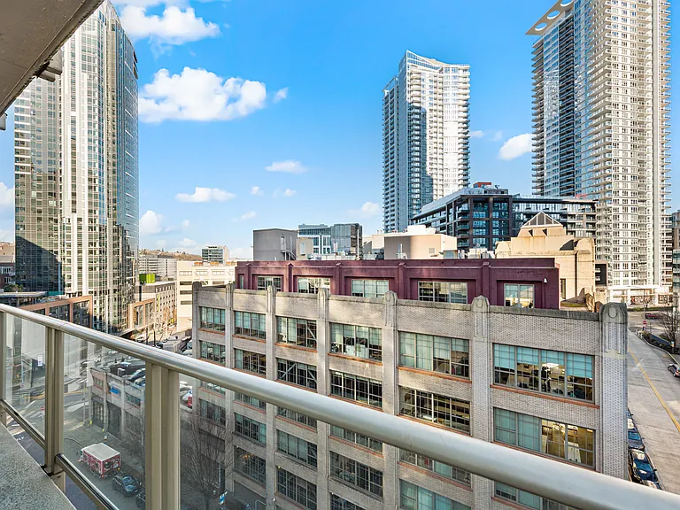 910 Lenora St #903 — Photo 4