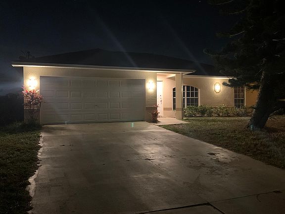 2nd image of 1619 NE 12th Pl