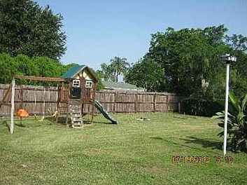 3rd image of 273 NE Ardsley Dr