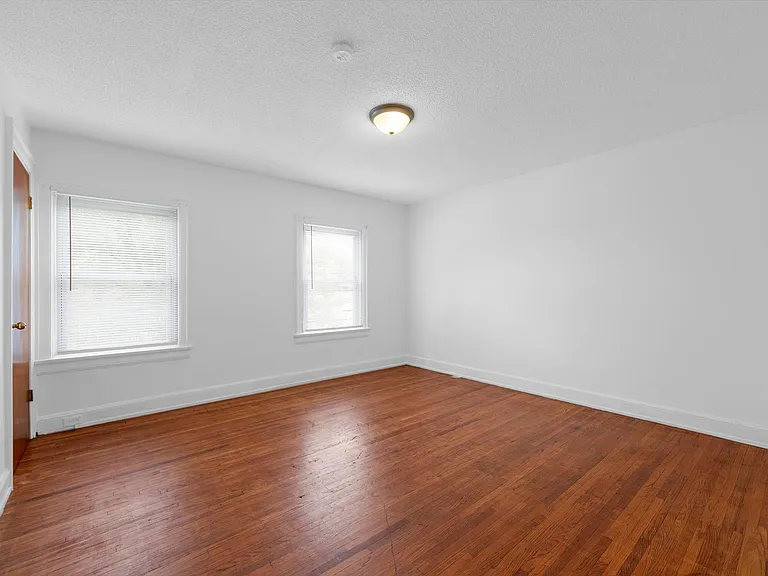 1816 S High St — Photo 11