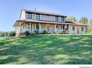 3521 Cynthia Ct, Taylorville, IL 62568