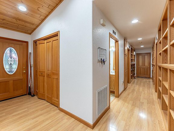 4th image of 4862 Blue Lake Road