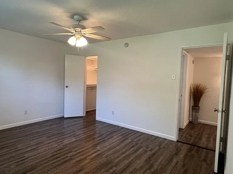 1113 Springwood Dr — Photo 16