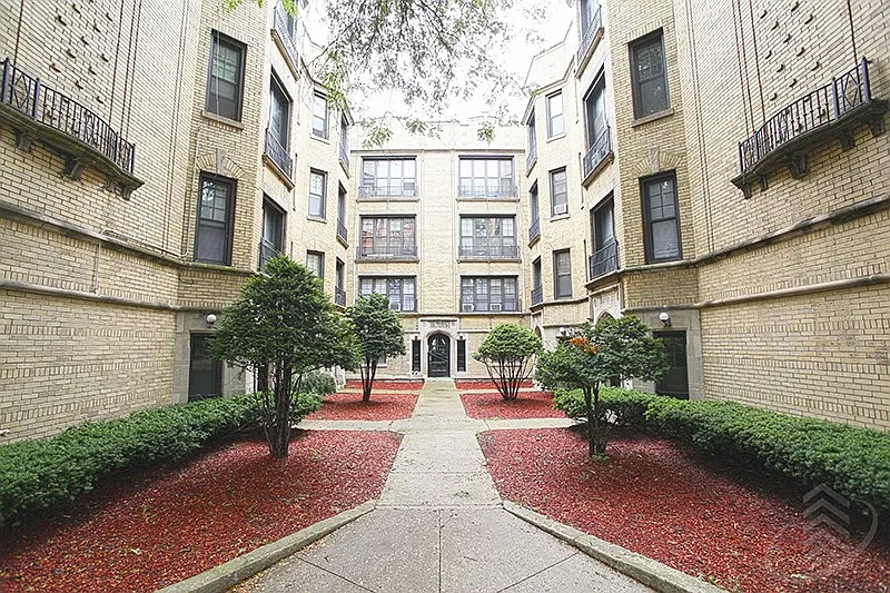 2 bed, 1.0 bath, 1200 sqft, $1,650 — Photo 1