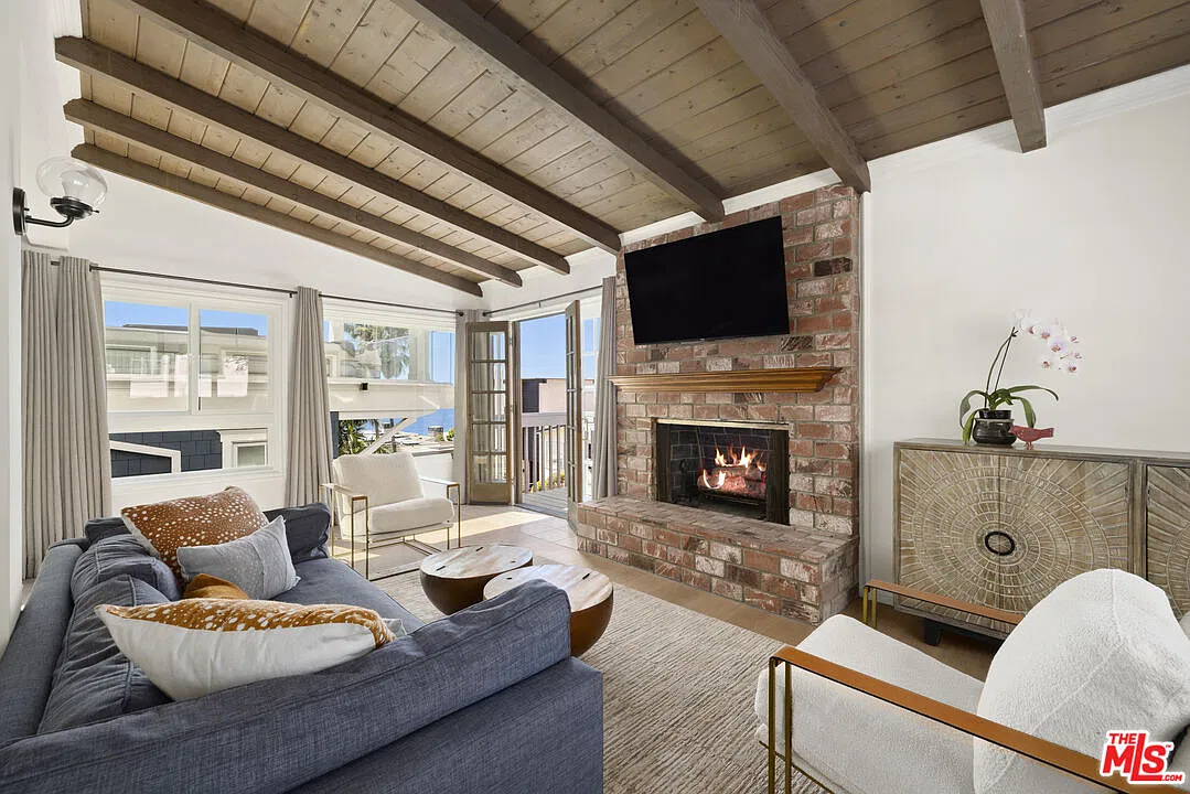 2 bed, 1.5 bath, $9,995 — Photo 1