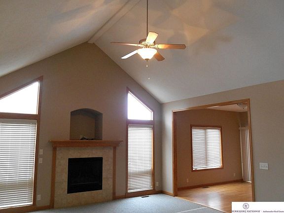 5th image of 9213 Hillcrest Dr
