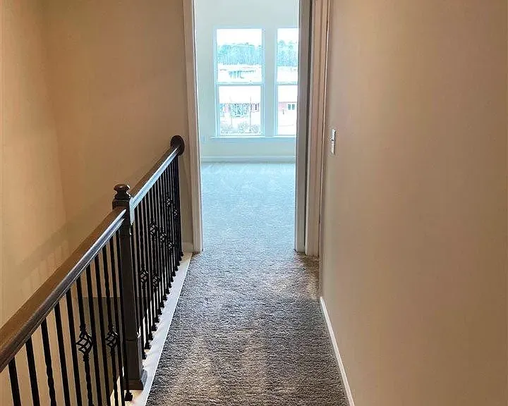 Vassar Dr — Photo 14