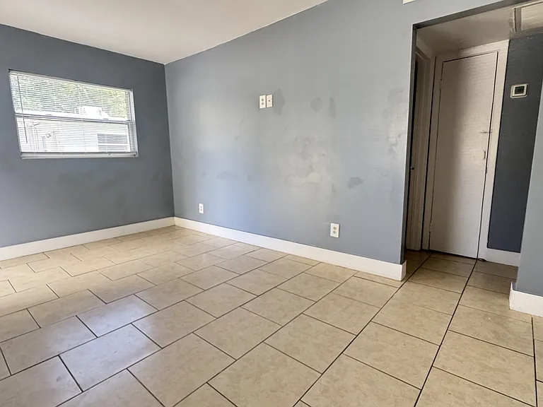 1056 Maynard St — Photo 5