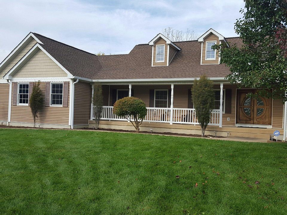 2nd image of 4424 Carriage Ct