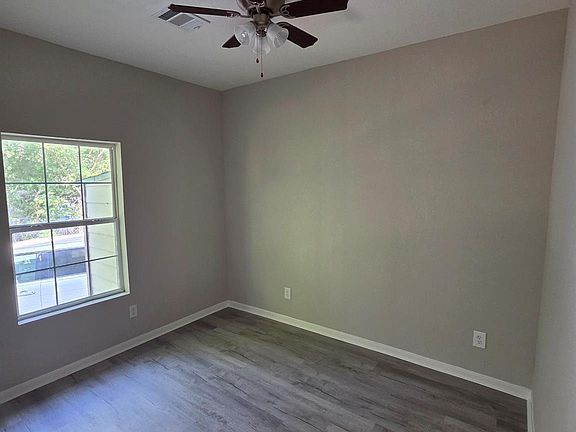 5th image of 512 Hill Rd