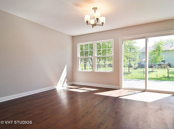 5th image of 4515 Shorewood Dr N