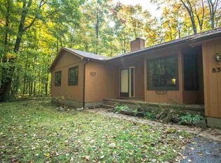 8341 Woodloft Trl, Harbor Springs, MI 49740