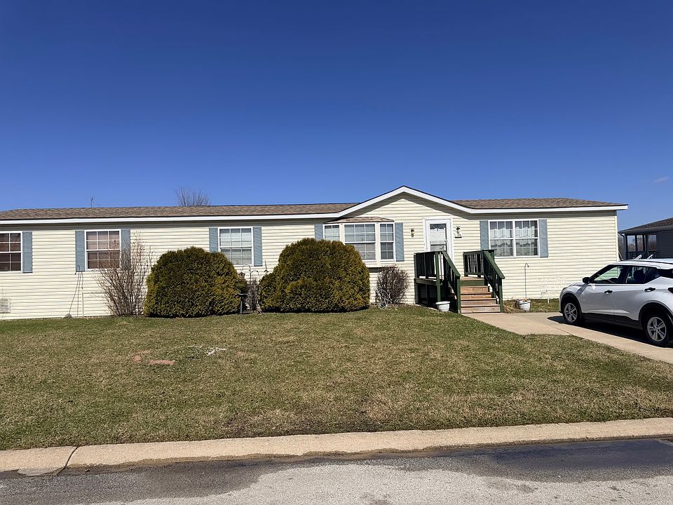 2nd image of 198 Blue Jay Dr