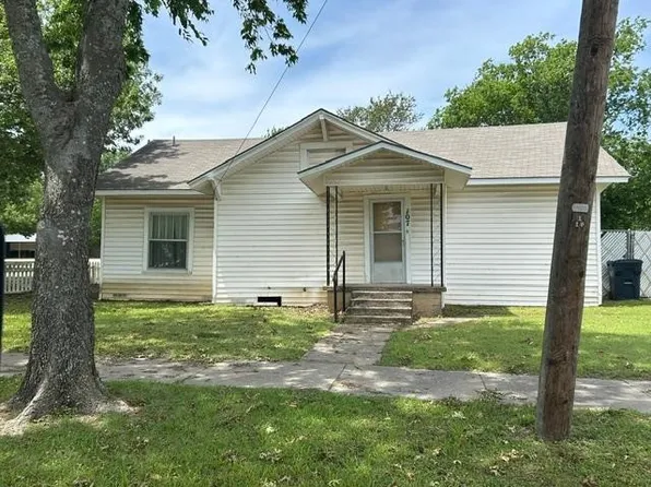 107 S Sears St, Whitewright, TX 75491