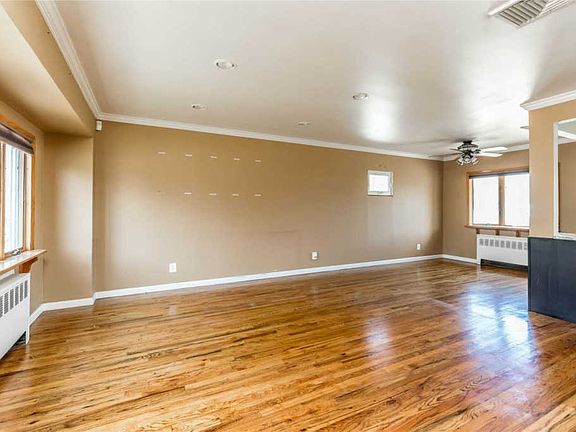 3rd image of 5 Paula Dr
