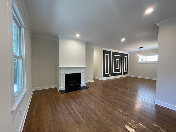 5th image of 1344 Hooper Ave NE