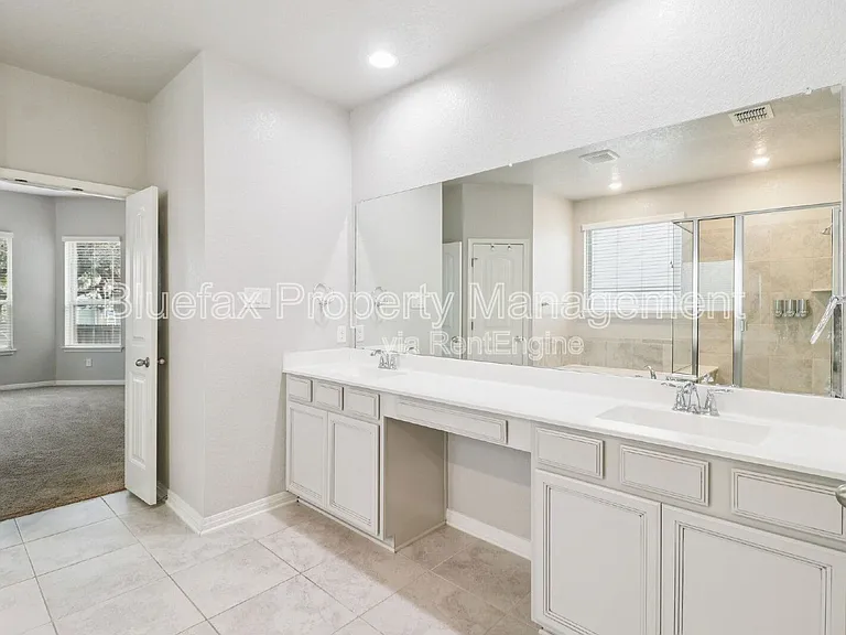 13840 Tribeca — Photo 22