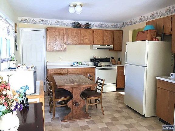 5th image of 47 Linwood Ave